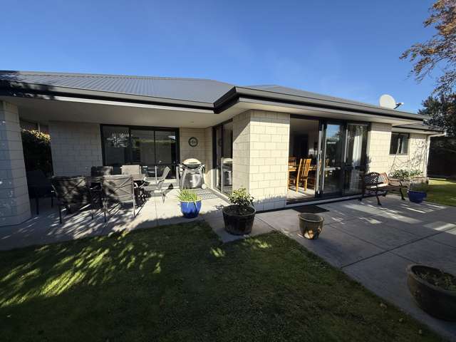 Executive stand alone townhouse in Hallow Estate