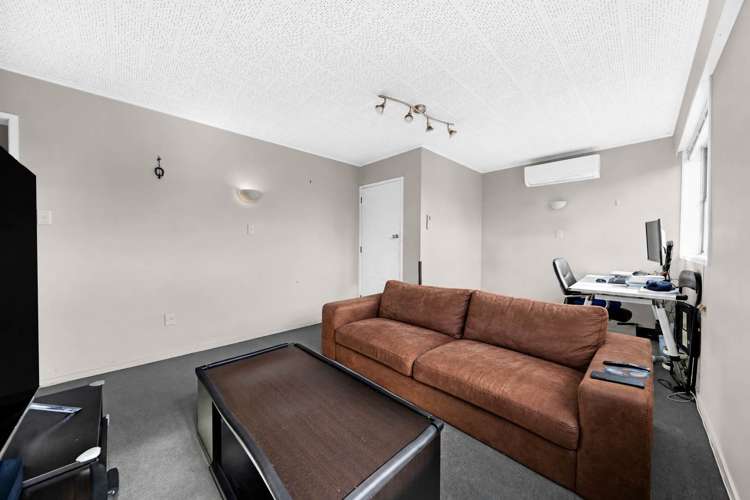 8 Goad Crescent Hillsborough_19