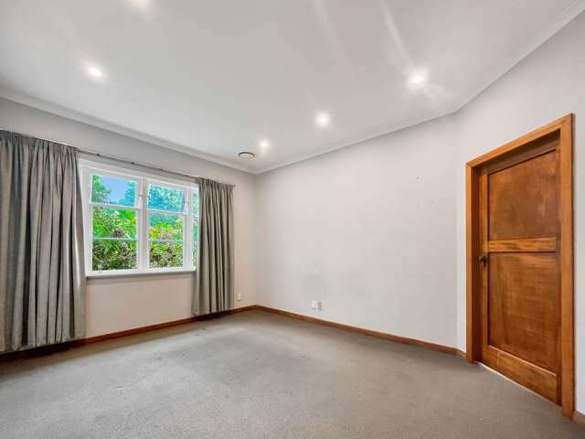  77 Hall Crescent Epuni_4