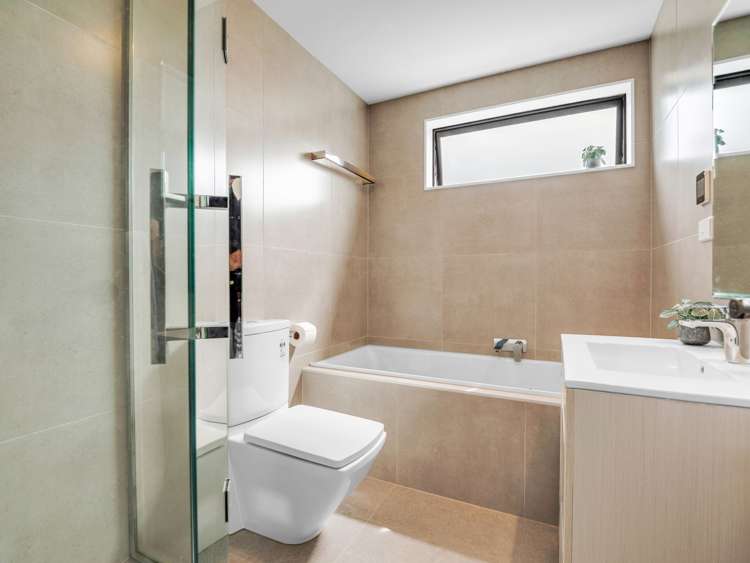 6 Manahau Lane Flat Bush_10