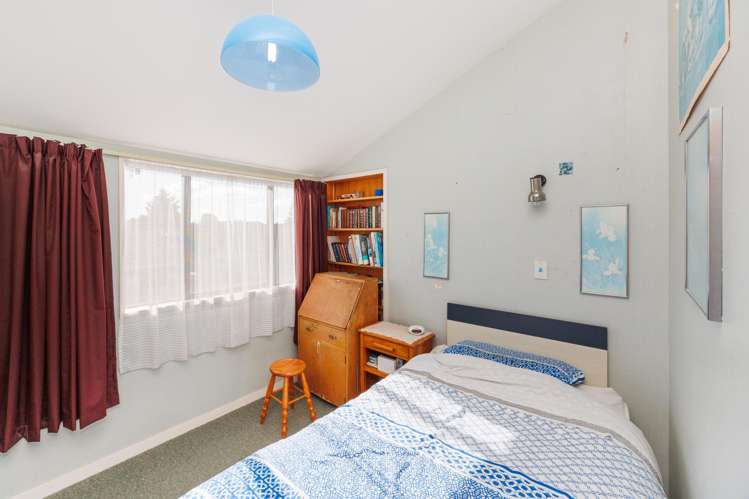 2A Bristol Crescent Roslyn_6