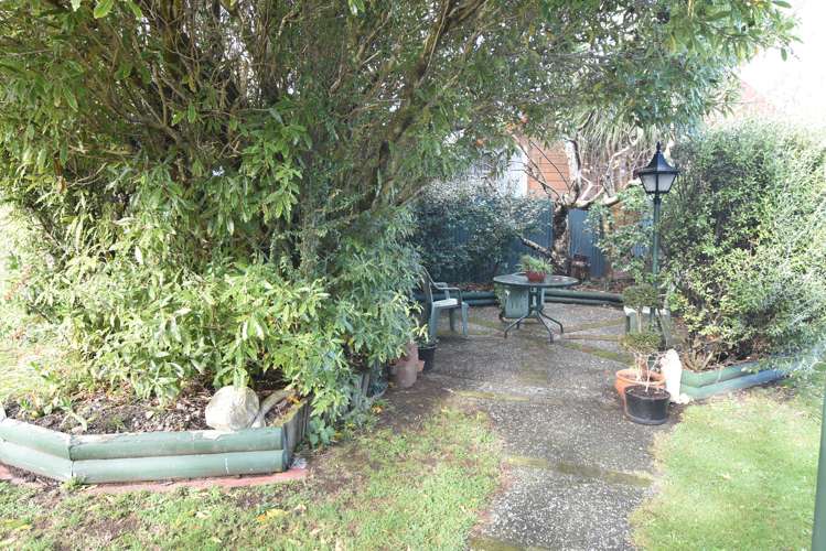 15 Clifton Avenue Carterton_19