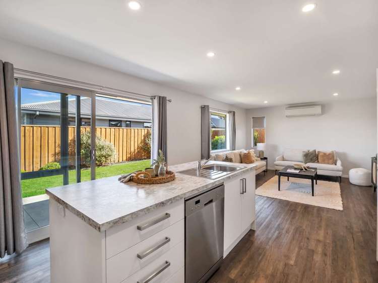 20 Sandstone Crescent_0