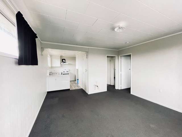 8 Anzac Parade Hamilton Central_2