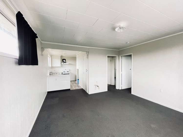 8 Anzac Parade Hamilton Central_2