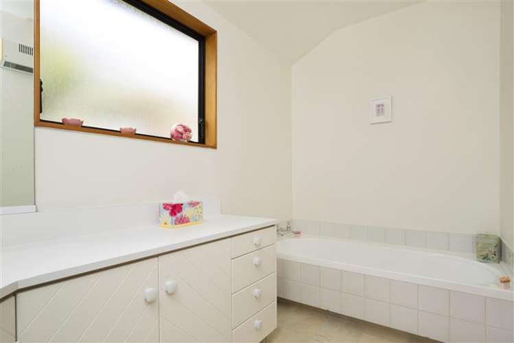 25 Washbourn Drive Richmond_7