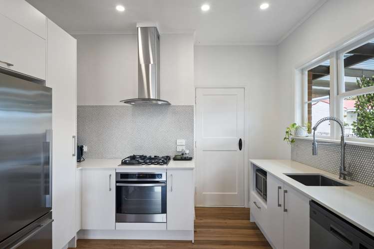 19 Captain Scott Road Glen Eden_7