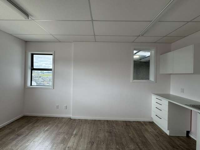 2/129 Ingram Road Rukuhia_2