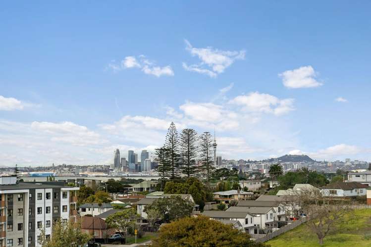 1/22 Martin Crescent Northcote_2