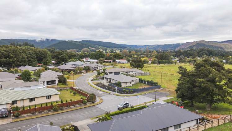 24 Genia Drive Wakefield_19