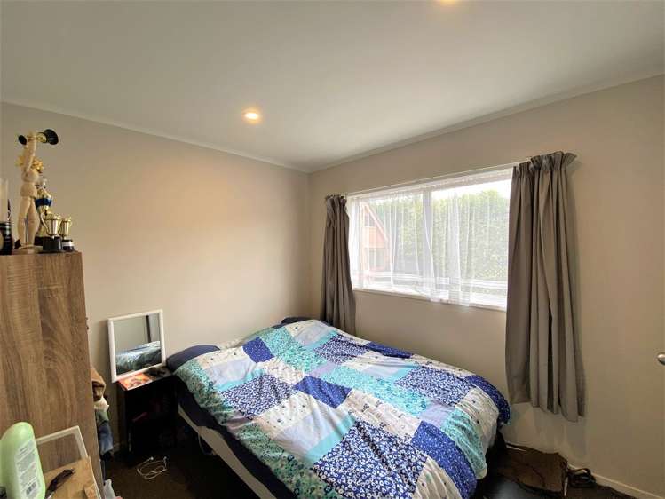 1 Ball Place Mount Roskill_7