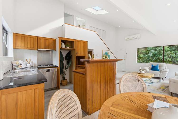 2/24 Wisteria Way Mairangi Bay_7