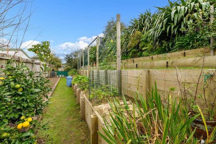 32 Fairfax Crescent Pyes Pa_16