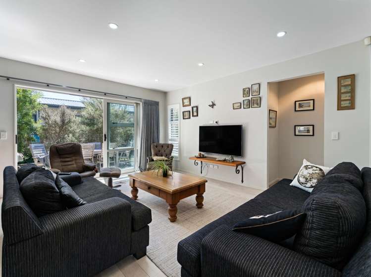 21 Andalusian Way Karaka_7