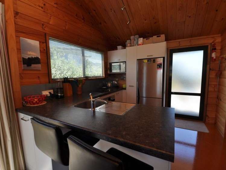 10 Hobson Place Pauanui_10