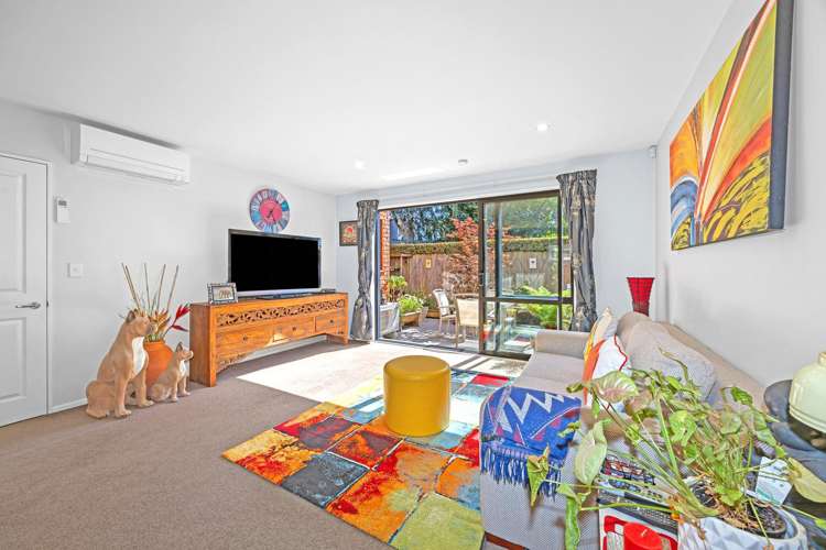 2/14 London Street_5