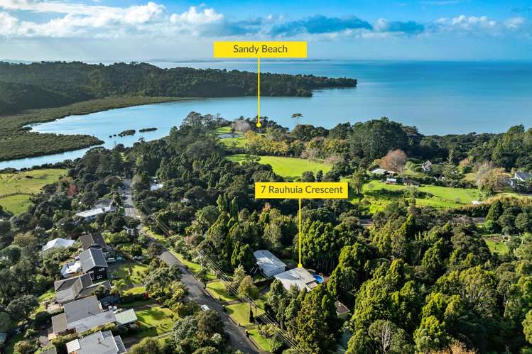 7 Rauhuia Crescent Parau_29