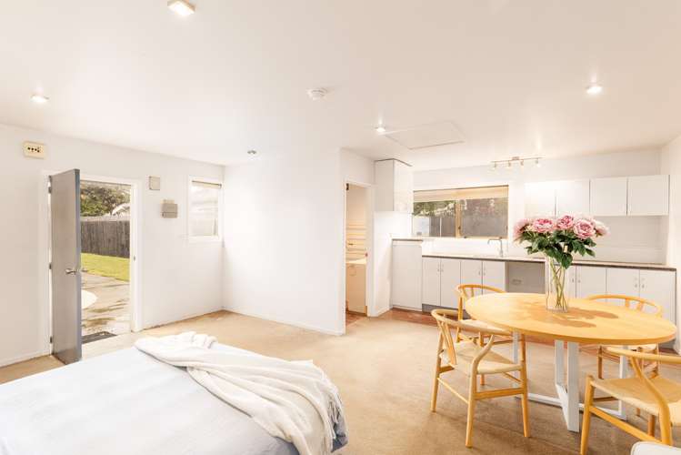 15 Koromiko Street Saint Martins_14