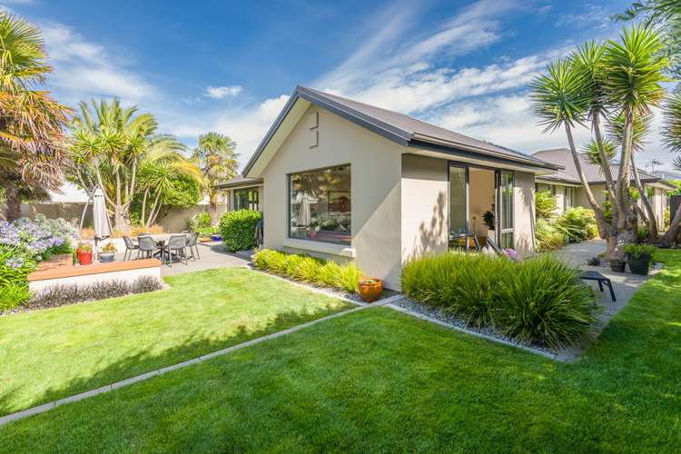 64 Travis Country Drive Burwood_29