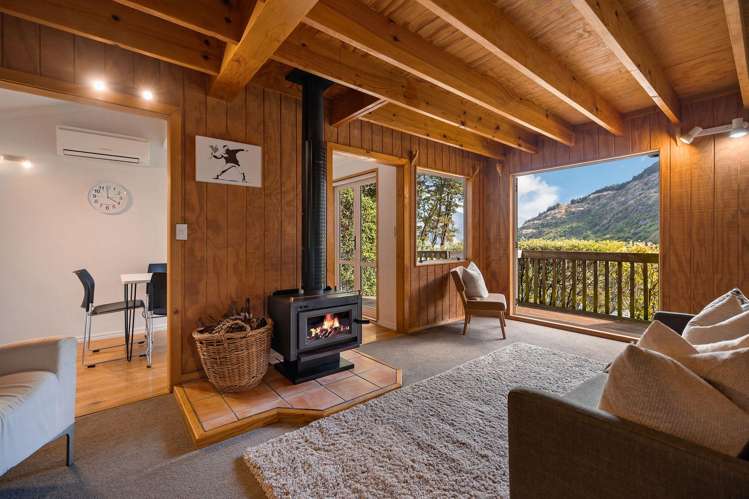 30A Mackinnon Terrace Sunshine Bay_1