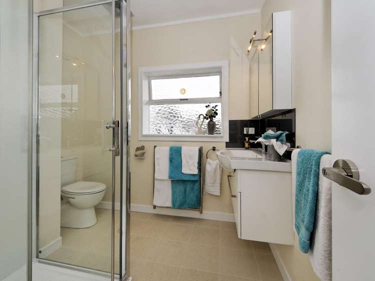 110 Golf Road New Lynn_8