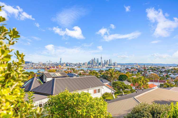 1/96a Victoria Road Devonport_5