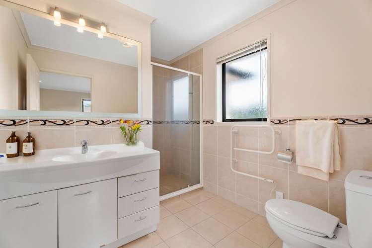 92 George Deane Place Greenhithe_13