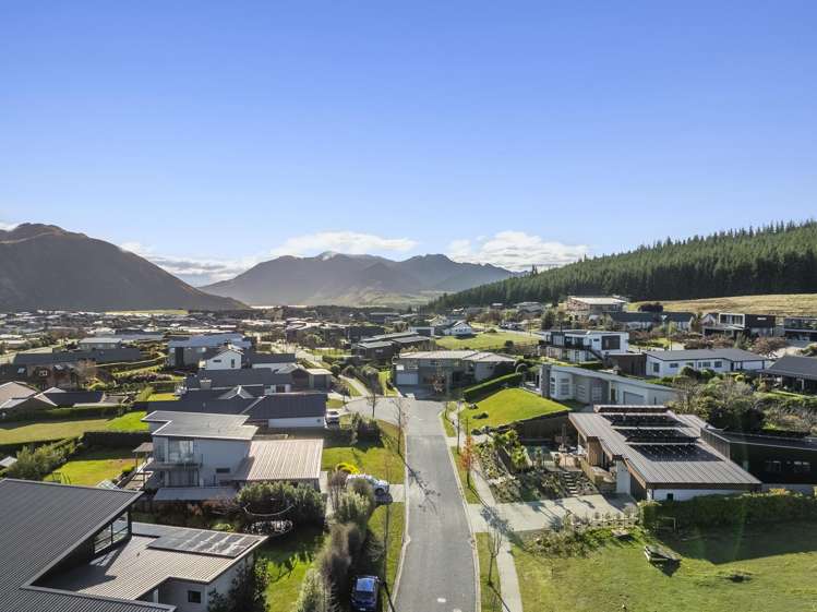 18 Urquhart Place Wanaka_35