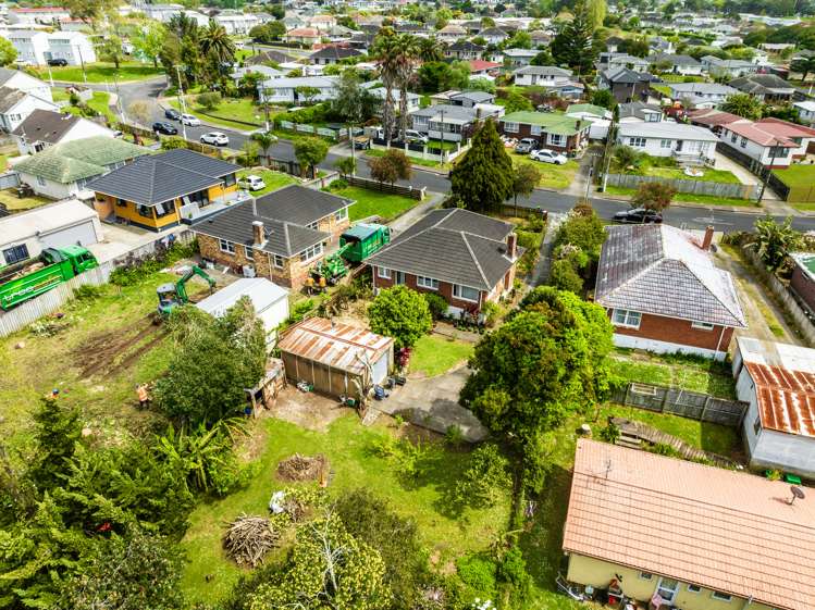 16 Tindall Crescent Otara_12