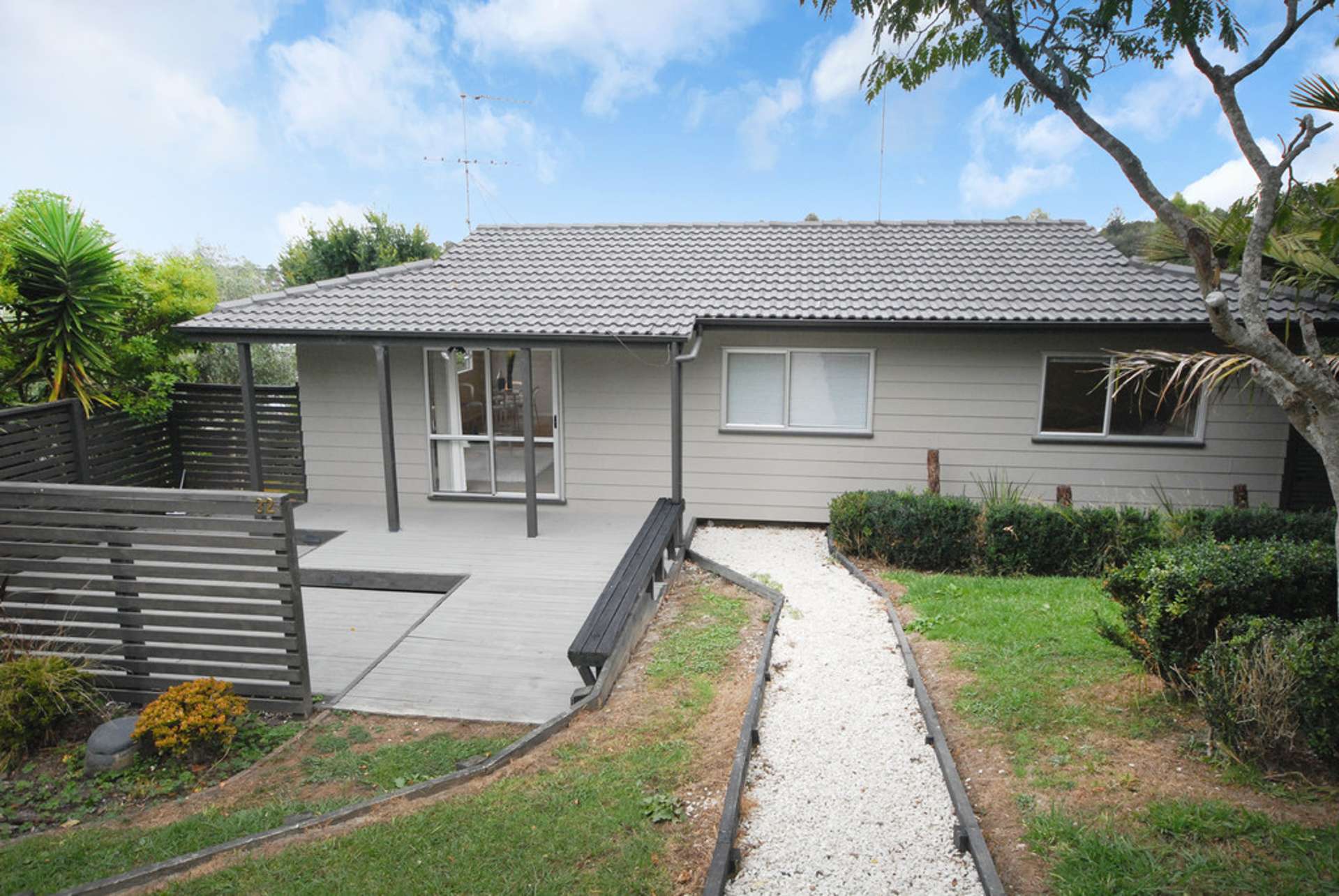 1/32 Lambrown Drive Totara Vale_0