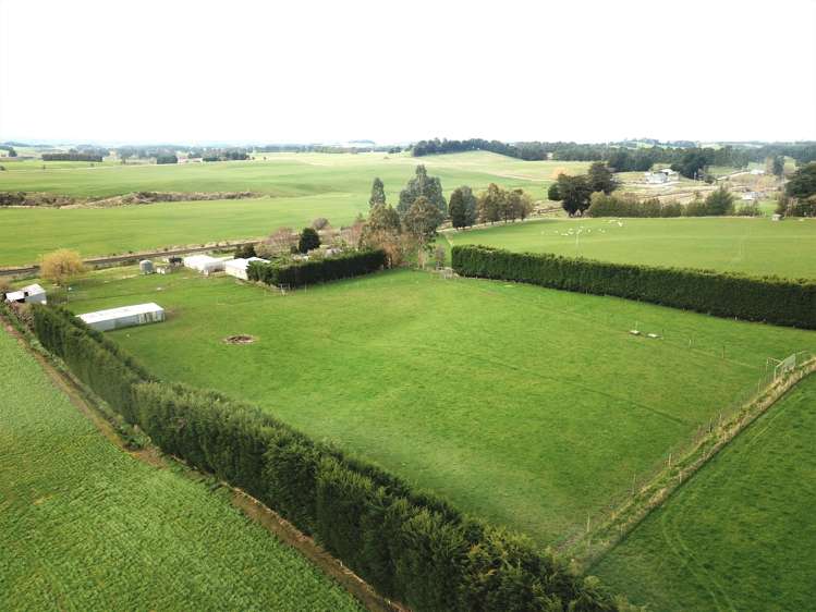 51 Allan Street Clinton and Surrounds_24