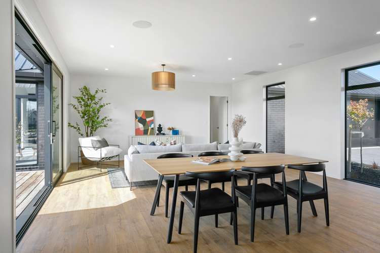 7 Artistic Avenue Leamington_9