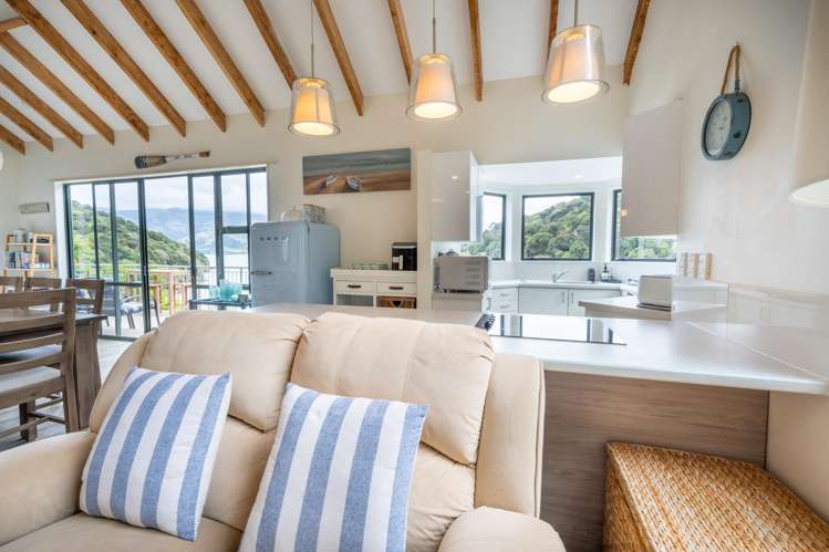 79 Tikao Bay Road Wainui_13