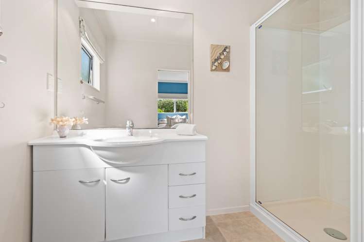 9 Margaret Way Langs Beach_19