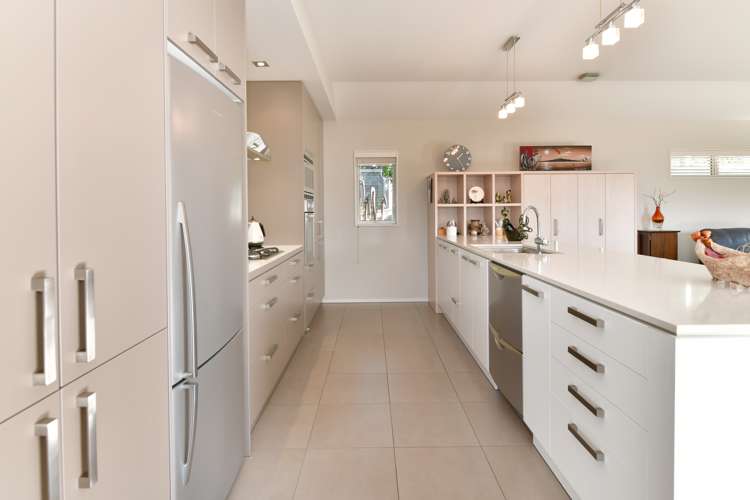 65 Chesterfield Way Orewa_12