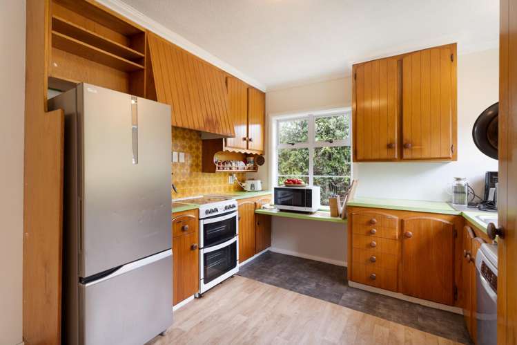 37 Hampton Hill Road Tawa_1