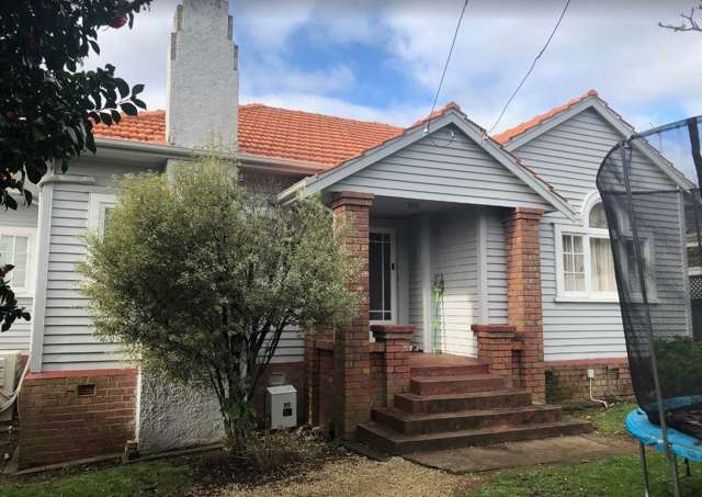 Lovely 1930's character house in One Tree Hill