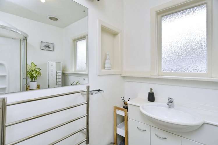 70 Basingstoke Street Aranui_15