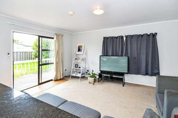 1/24 Burundi Avenue Clendon Park_4