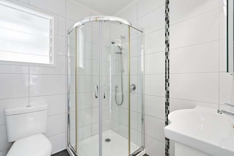 2/6 Kororo Street Northcote_8