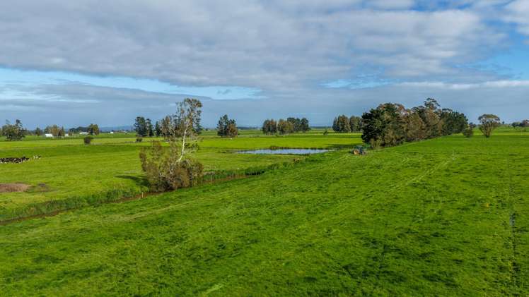 118 + 119 Wharepoa Road Netherton_15