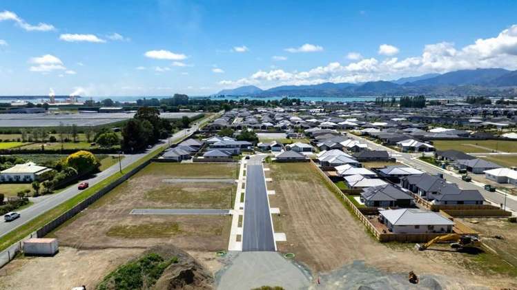 12 Ambrosia Street The Meadows_5