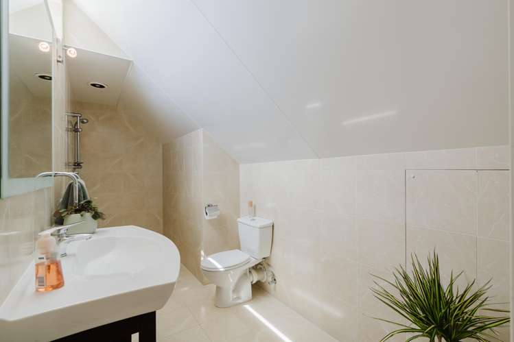 5 Earls Court Hillcrest_18