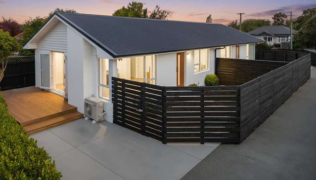 Fabulous, Freehold - Love, Lock & Leave Me!