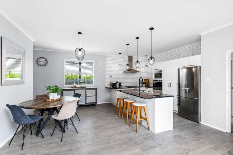 20 Greenbough Lane Greenhithe_8