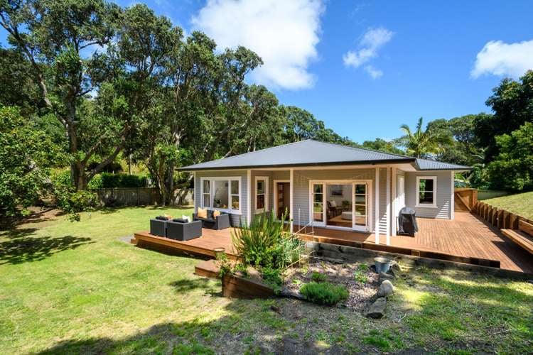 379 Motutara Road Muriwai Beach_2