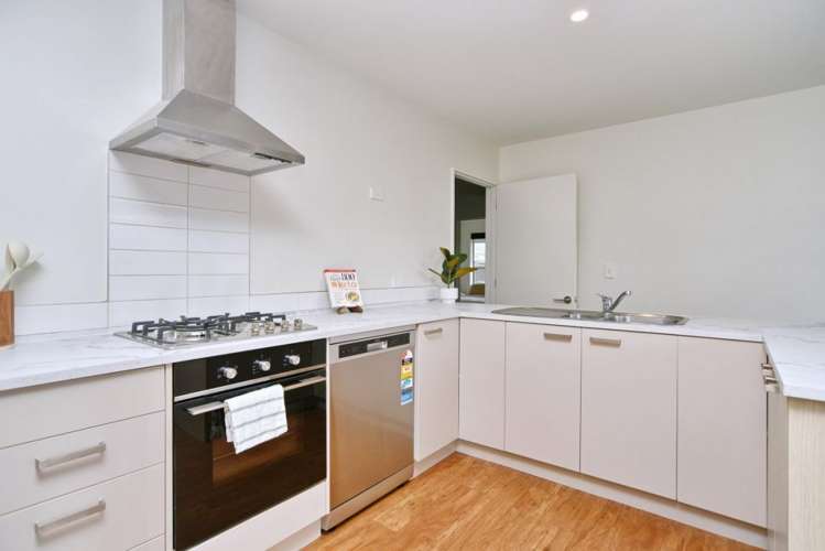 95 Gayhurst Road Dallington_9