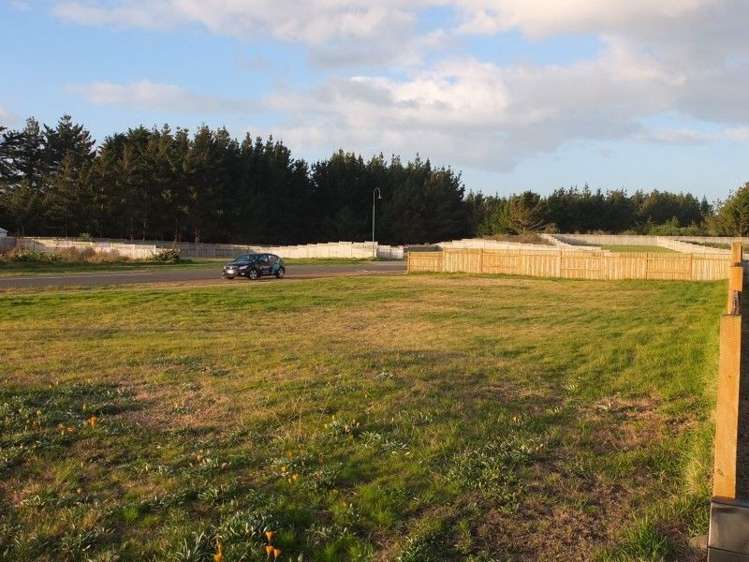 33 Barling Street Himatangi Beach_1