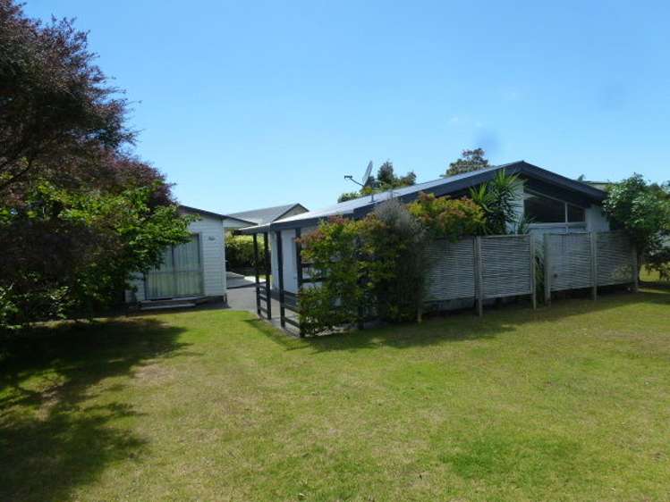 212 Ocean Road Whangamata_1