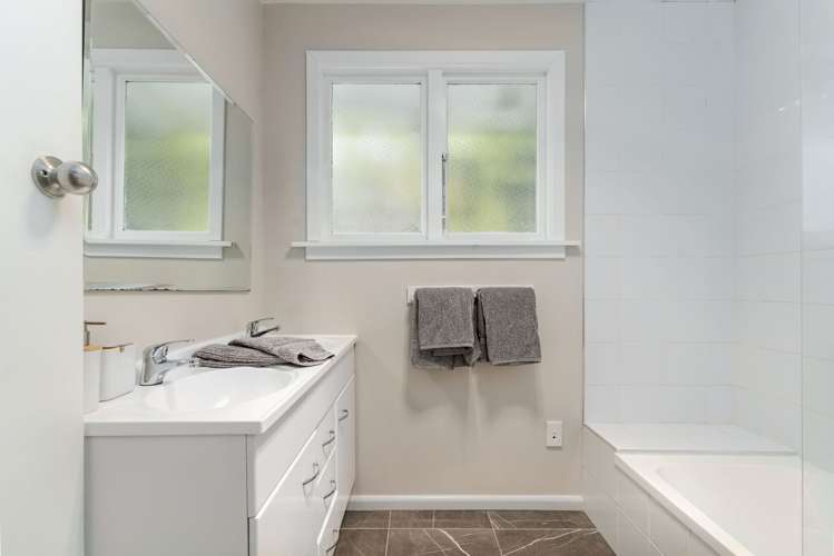 49 Greenhaven Drive Burwood_15